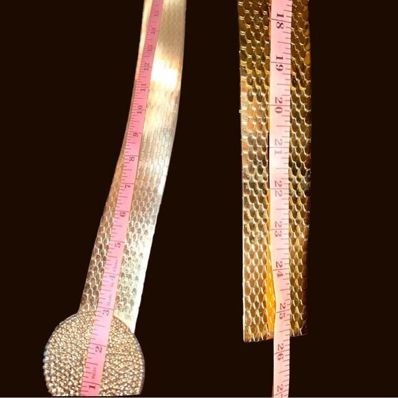 Retro 70’s gold colored serpentine stretchy belt - Picture 11 of 11